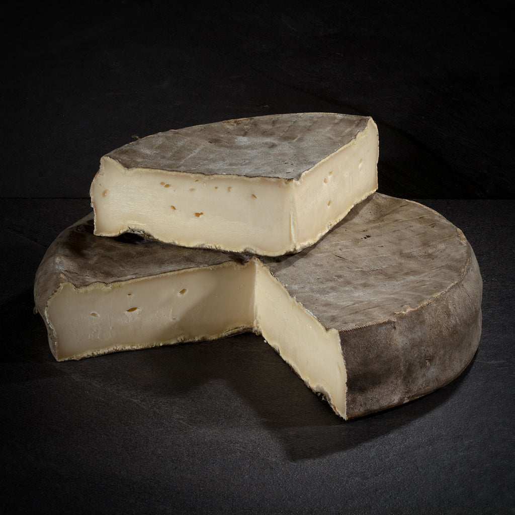 Saint-Nectaire Fermier AOP – Tradition & Terroir d’Auvergne