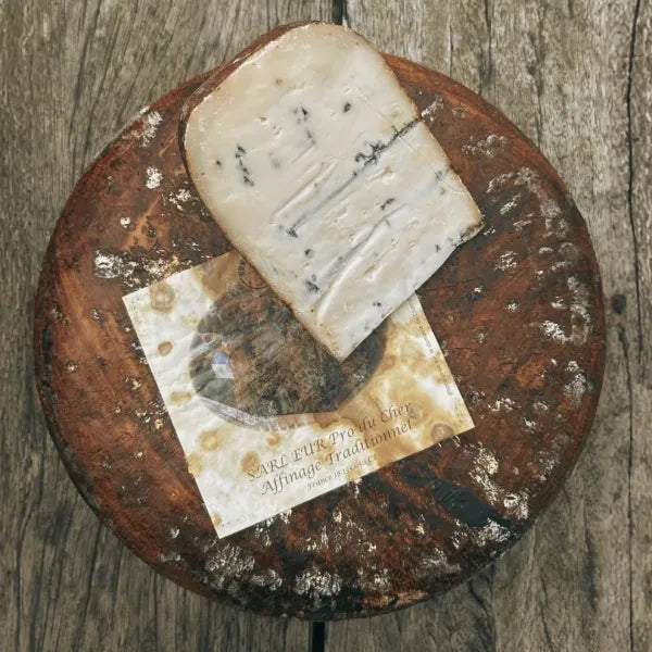 Tomme de Chèvre Gris au Bleu – Fromage persillé affiné en grotte